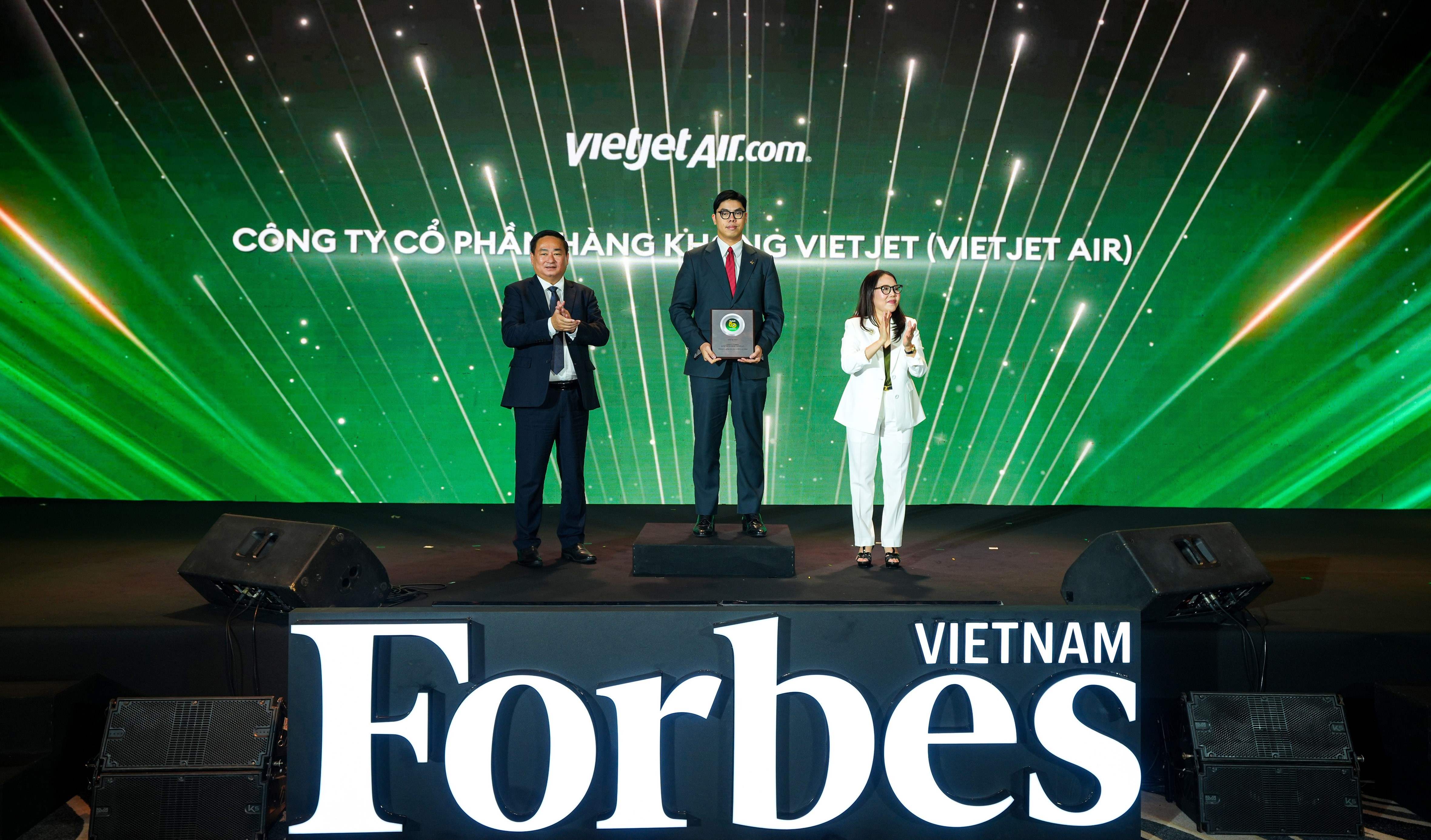Forbes vinh danh Vietjet trong Top 50 doanh nghiệp dẫn đầu về ESG 2026