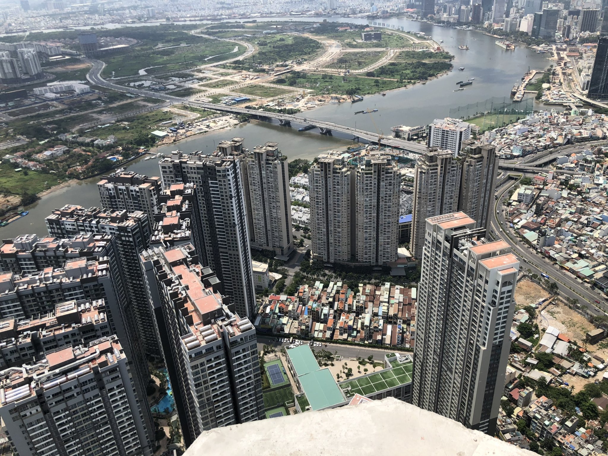 Trái phiếu bất động sản phát hành phục hồi, vì sao áp lực dòng tiền vẫn lớn?