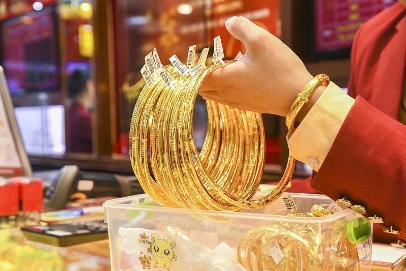Giá vàng trong nước liên tục giảm, áp lực điều chỉnh còn kéo dài đến đâu?